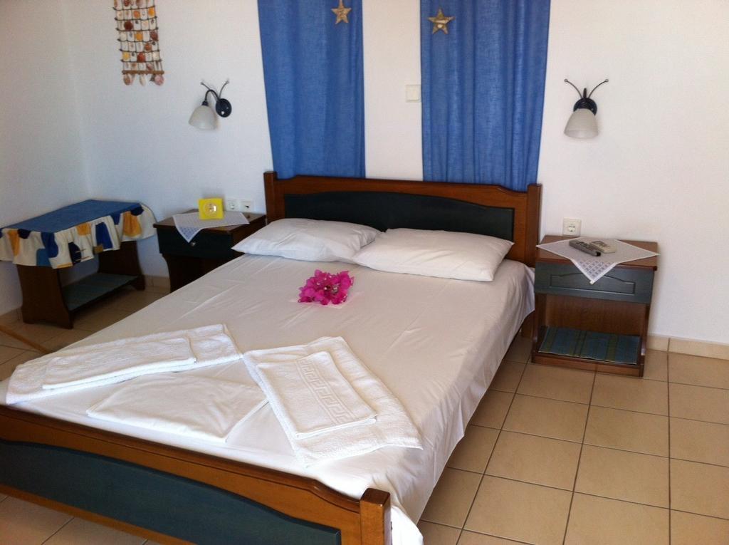 Stolidi Adamantas (Milos) Quarto foto
