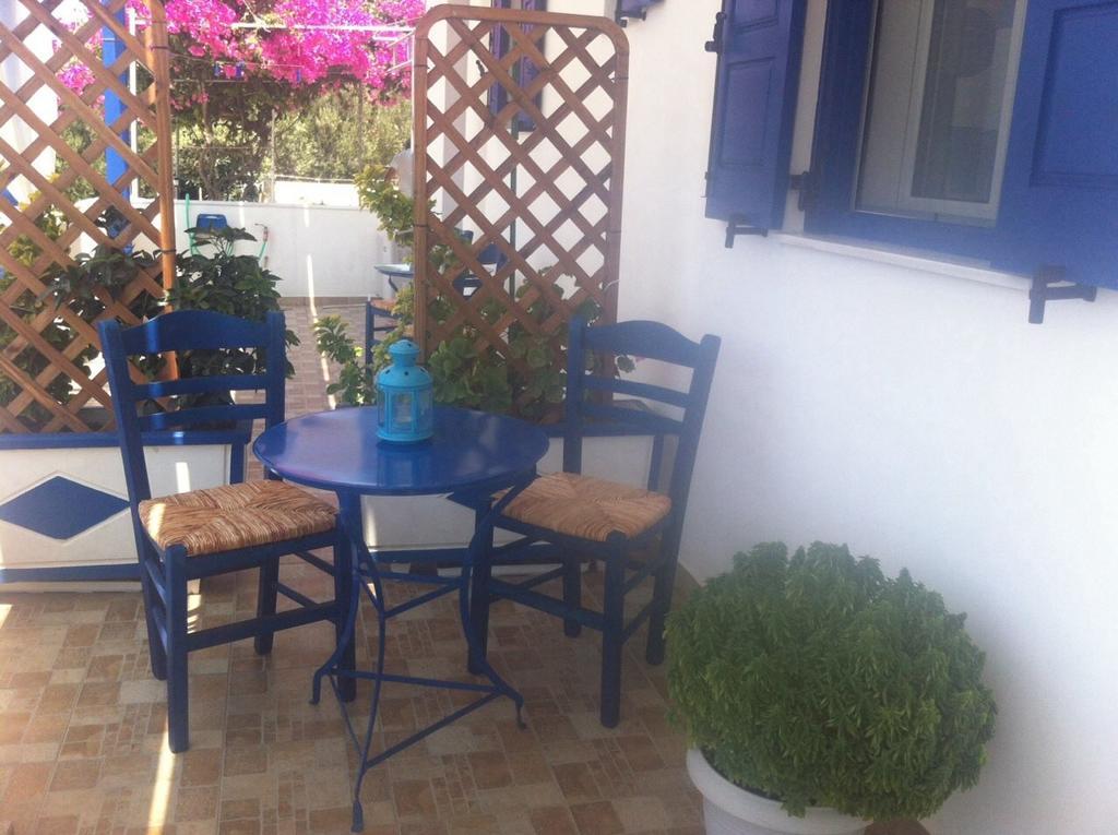 Stolidi Adamantas (Milos) Quarto foto